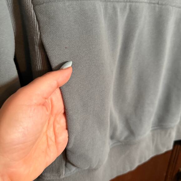 VUORI | Sedona Ribbed Half Zip Sweatshirt in Smoke Blue | Small - Picture 4 of 9